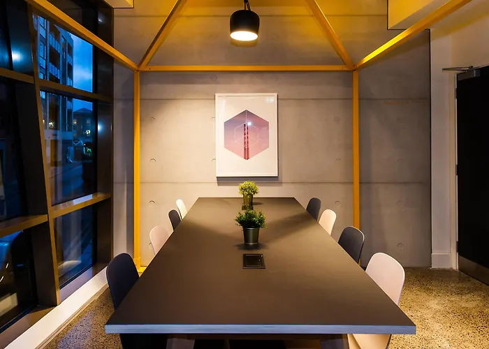 Staycity Castle Hotel 4*