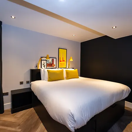 Staycity Castle Apart-hotel