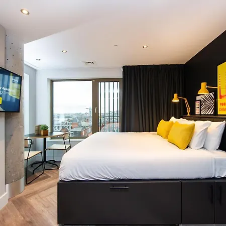 Apart-hotel Staycity Castle