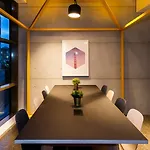 Staycity Castle Отель 4*