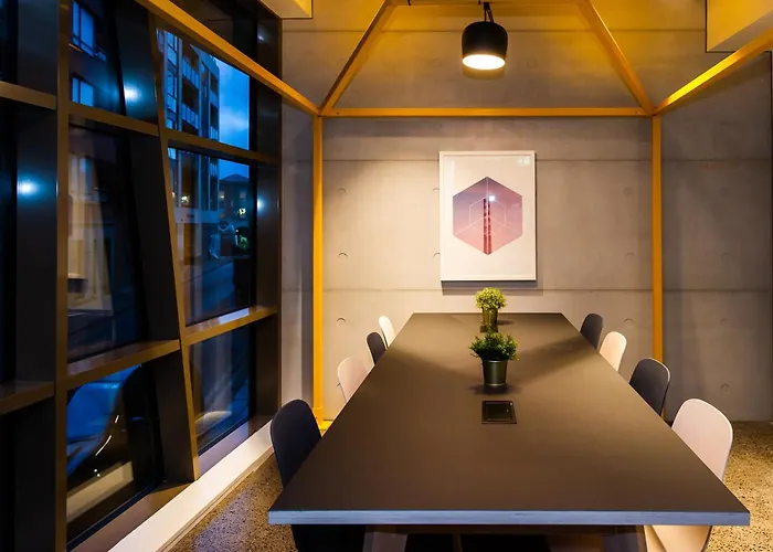 Hotel Staycity Castle 4*