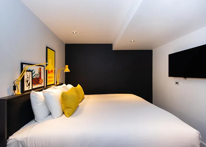 Hotel Staycity Castle