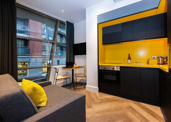 Hotell Staycity Castle 4*